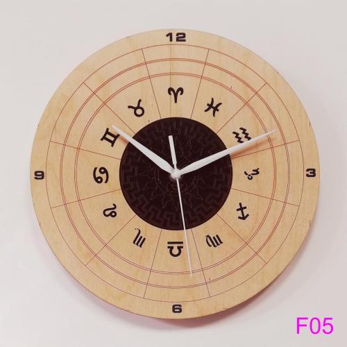 EGYEDI FA FALIÓRÁK NYOMTATVA, LÉZER-VÁGVA, LÉZER-GRAVÍROZVA